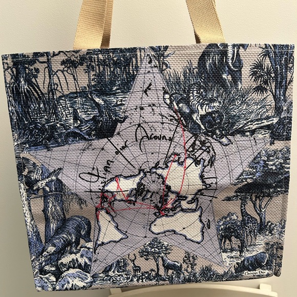Dior Beauty VIP Around Tote - Picture 1 of 10